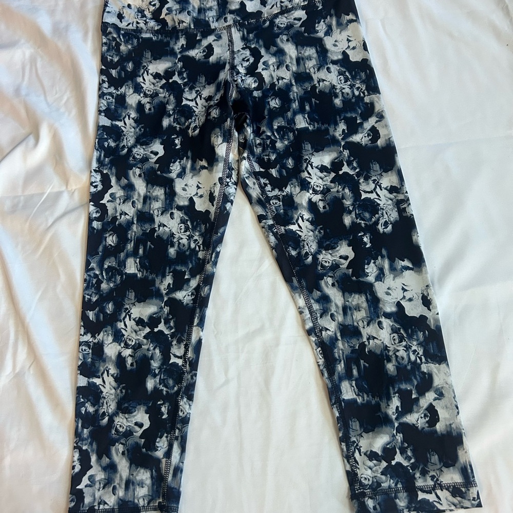 90 Degree By Reflex Abstract Blue and White Leggings